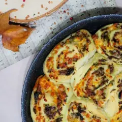 Ingrédients essentiels pour une délicieuse pizza royale à préparer chez soi