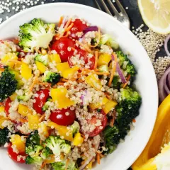 Salade de quinoa repas : une recette saine et délicieuse à essayer