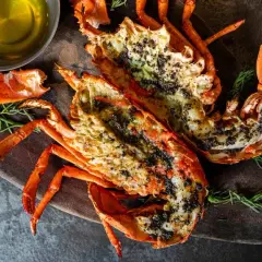 Accompagnement langouste grillée : 10 idées savoureuses à ne pas manquer