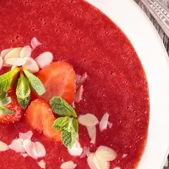 Recette de soupe fraise Thermomix : un dessert frais et savoureux