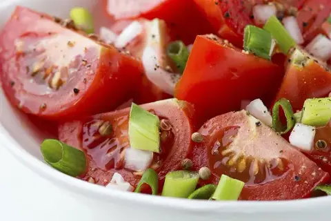 Recette de salade de tomates : simple, rapide et délicieuse à préparer
