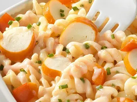 Recette de salade de pâtes au surimi : facile et rapide à préparer