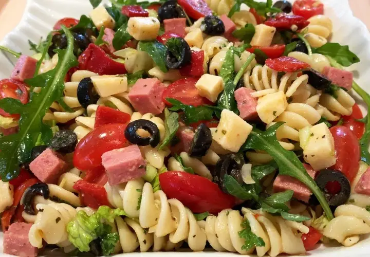 Recette facile de salade de pâtes italienne délicieuse et rafraîchissante