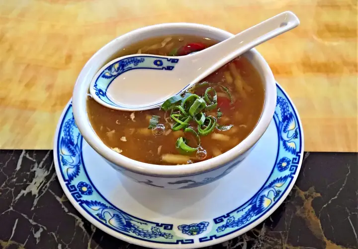 Recette authentique de soupe chinoise : saveurs et variations à explorer