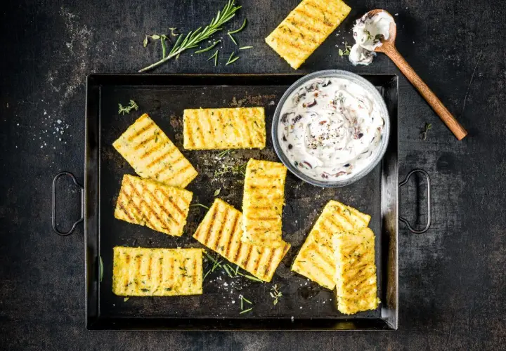 Recette de polenta grillée : des astuces pour un accompagnement parfait