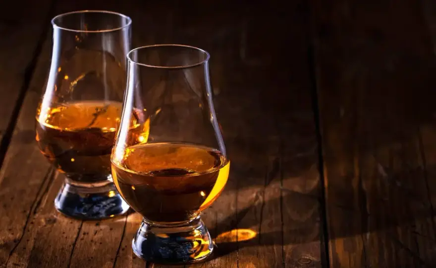 Ingrédients du whiskey : les secrets des composants essentiels à connaître