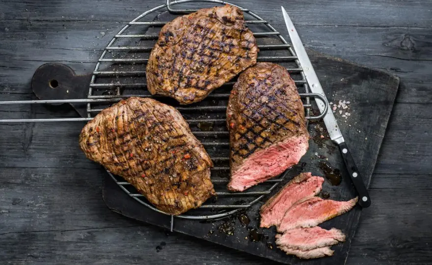 Préparez la meilleure bavette grillée : astuces et recettes inratables