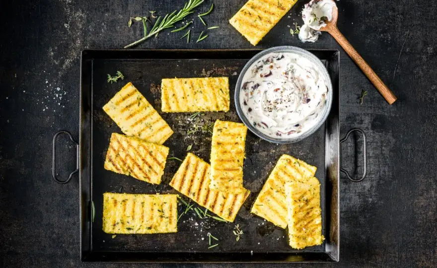 Recette de polenta grillée : des astuces pour un accompagnement parfait