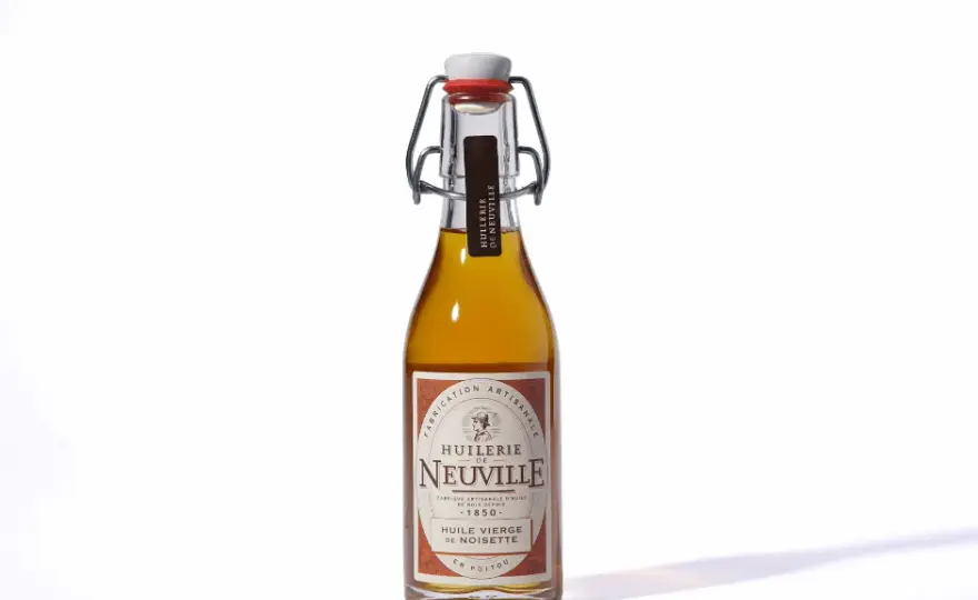 Huile de noisette grillée : bienfaits, recettes et secrets culinaires