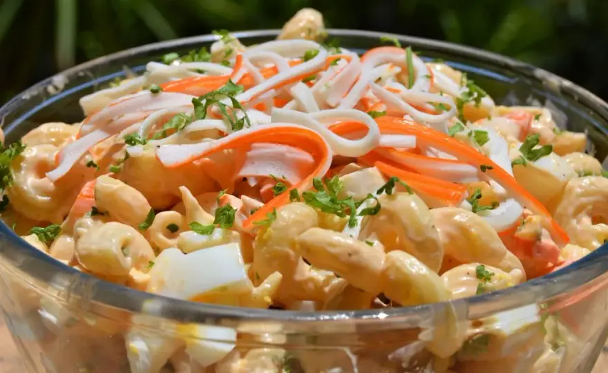 Recette de salade de surimi délicieuse et facile à préparer