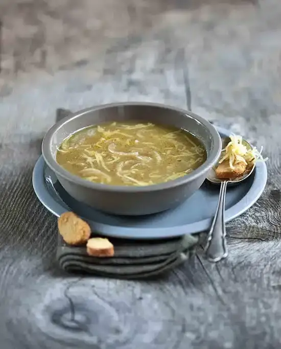 Zdjęcie Recette soupe à l'oignon simple : savourez un plat réconfortant rapidement