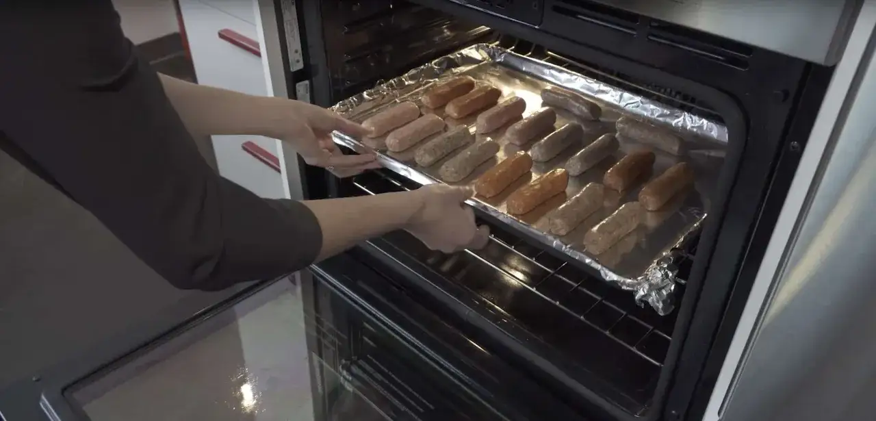 Zdjęcie Comment réussir des saucisses grillées au four croustillantes et savoureuses